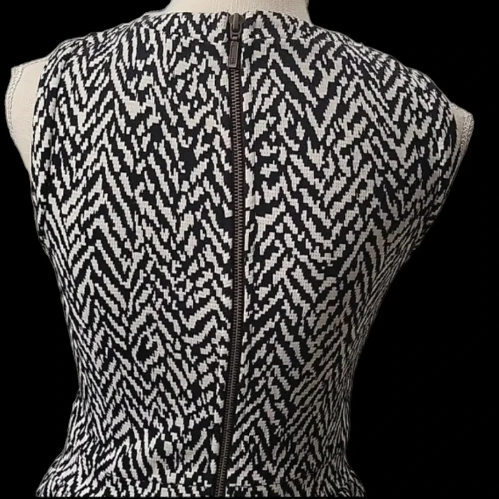 Hi-Line Dress - Picture 5 of 6